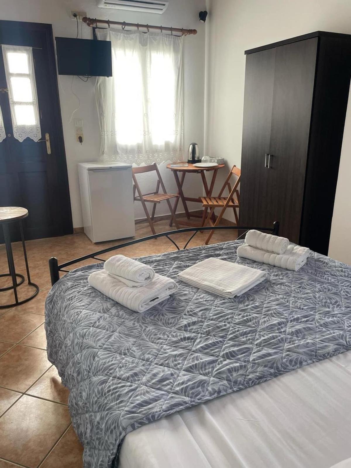 Spitalia Rooms Tínos Eksteriør bilde